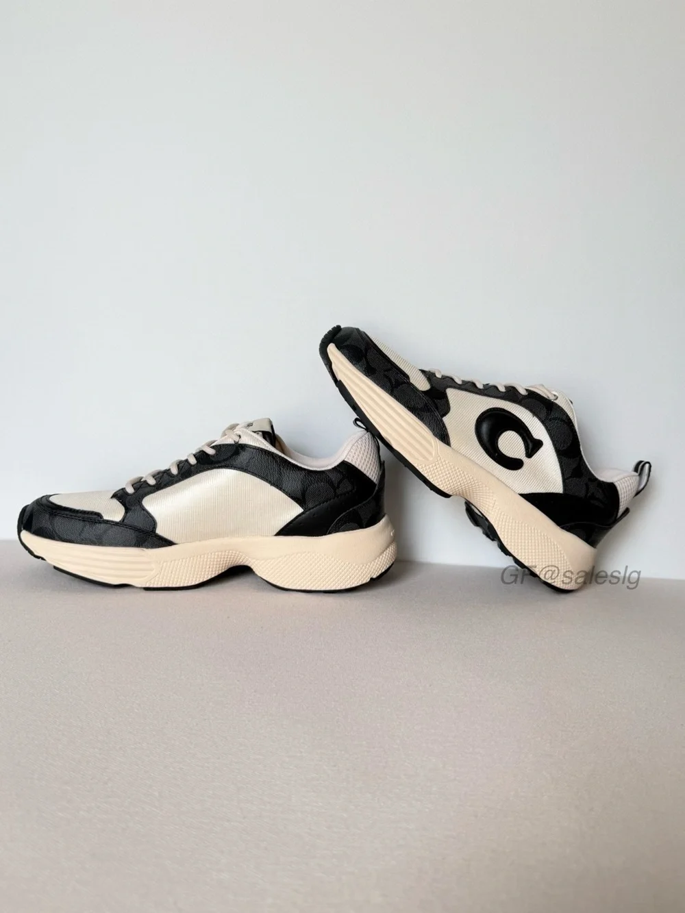 NWT Coach Black and White C275 Tech lady’s Runner Sneaker Signaturesize 9.5B